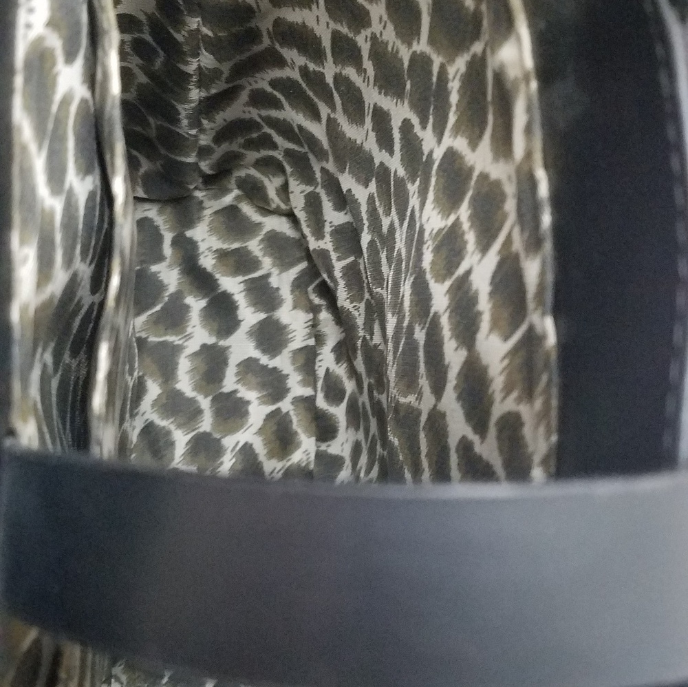 Bucket Bag With Matching Wallet - image 6